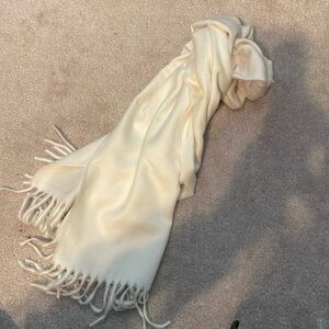 Carson Pirie Scott Scarf cashmink
